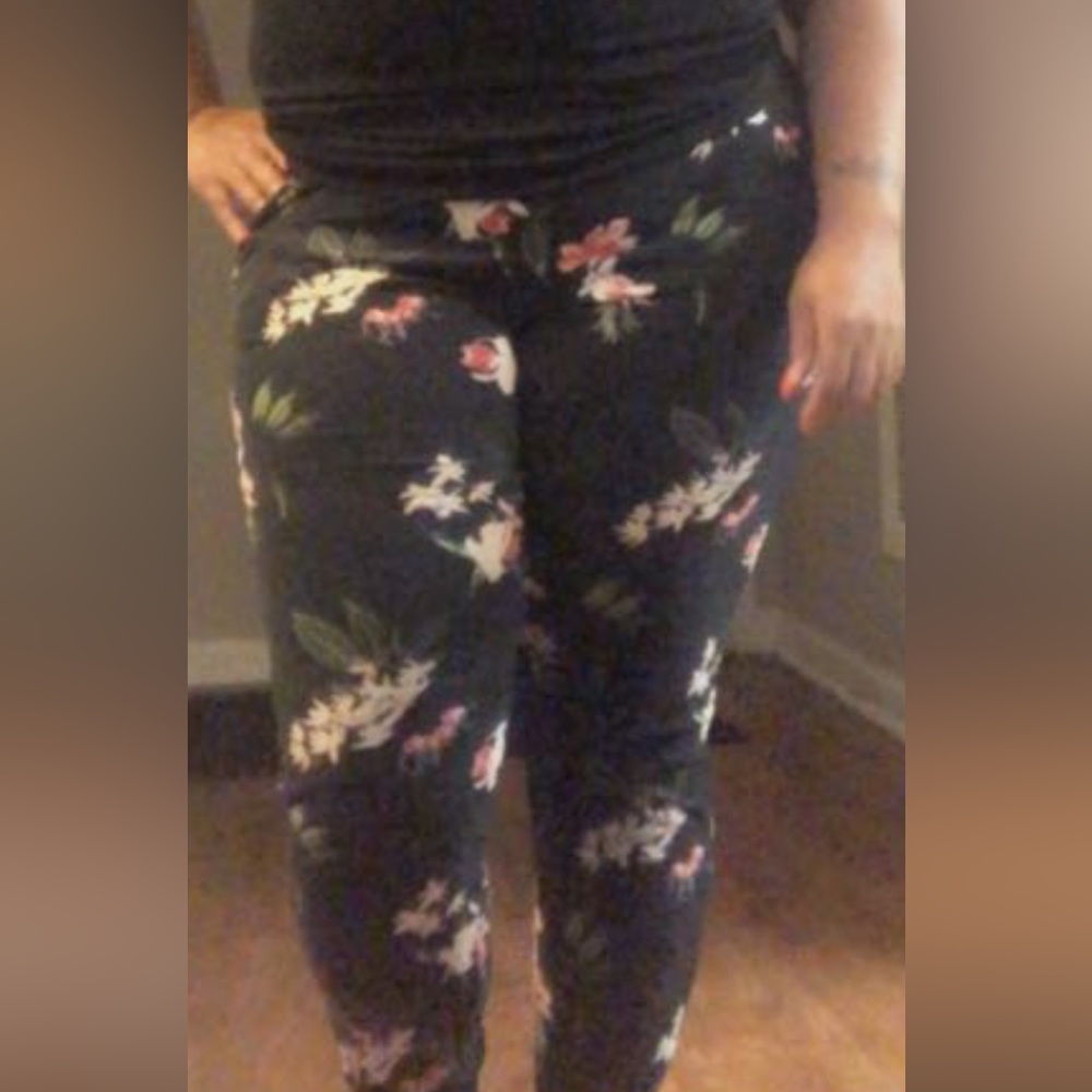 Flowered joggers